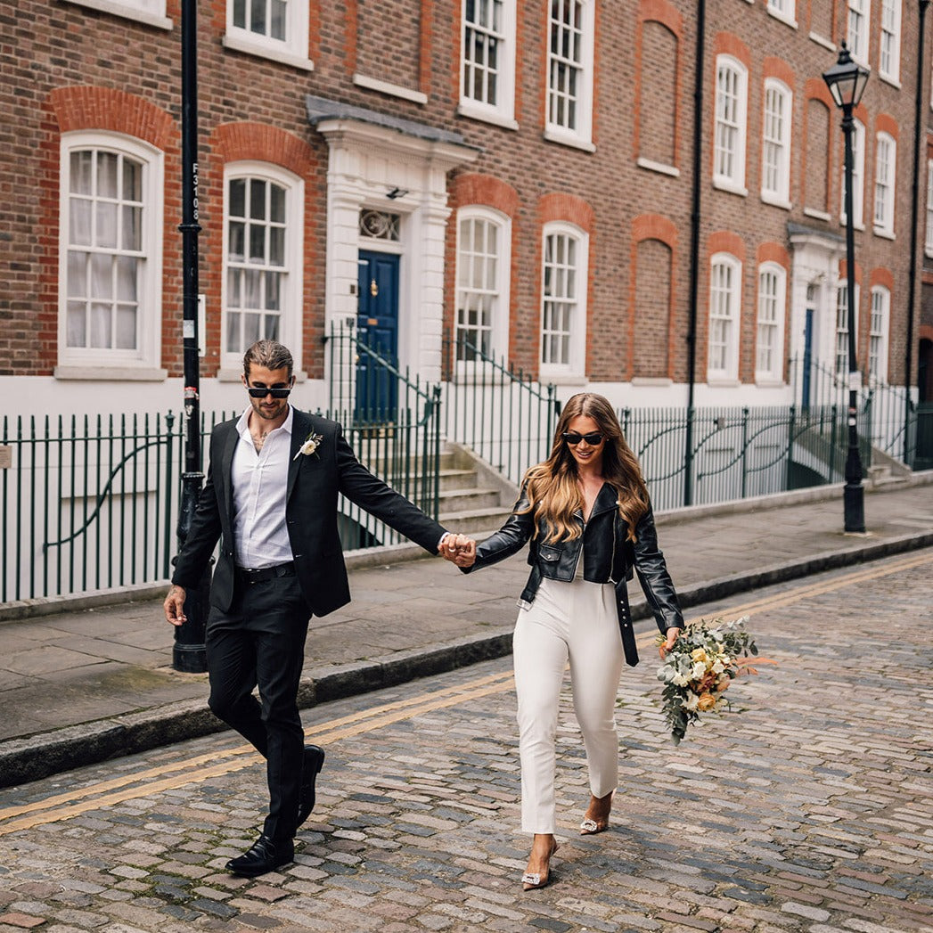 Bride&#39;s jacket with moon and stars embroidery, adding a celestial touch to your wedding outfit, making it a standout piece for your special day