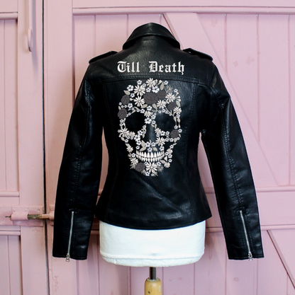 Bridal jacket with Floral Skull charm – a perfect blend of style and rebellion for your distinctive wedding day