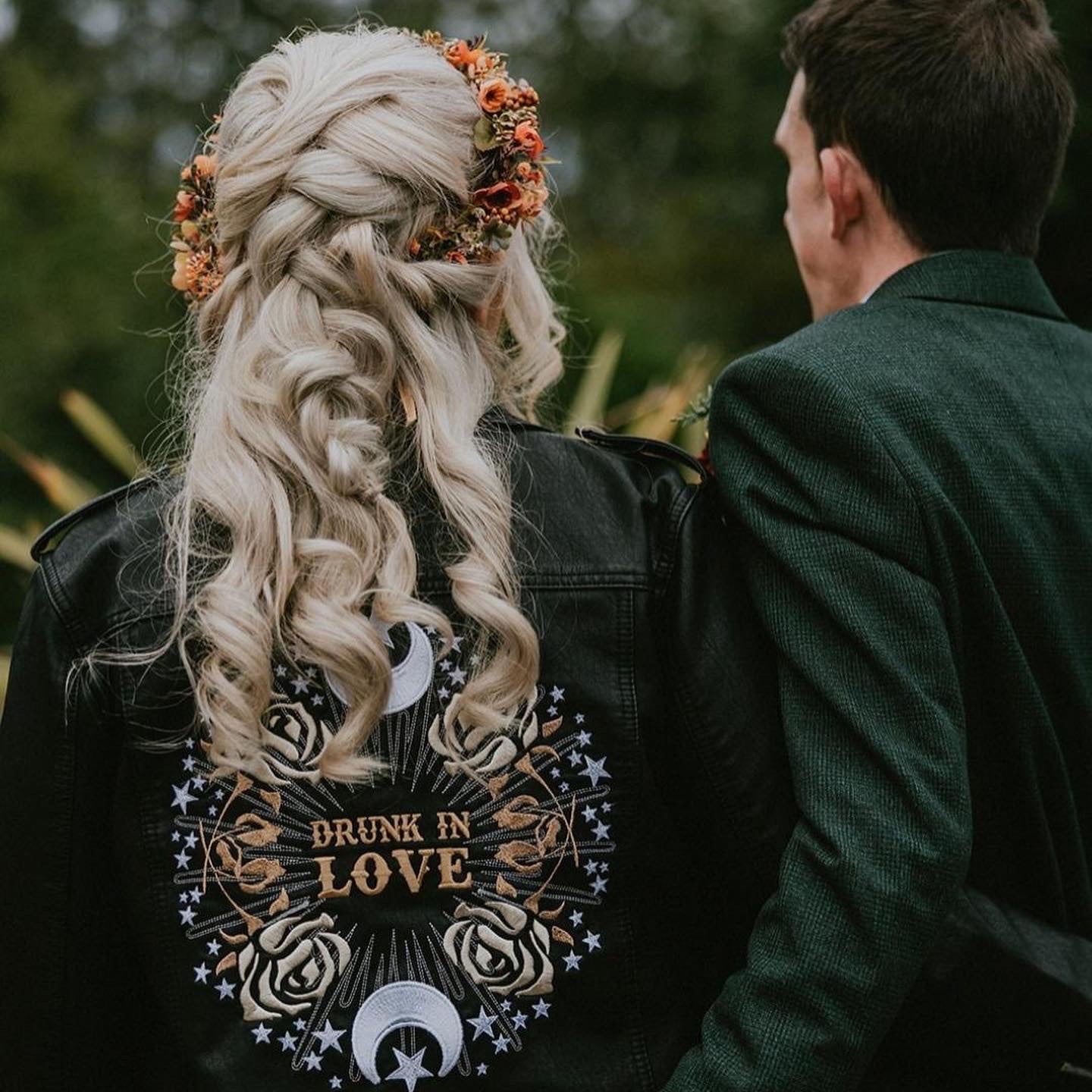 Bridal jacket with 'Drunk in Love' inscription – a sassy and stylish choice for the bold bride