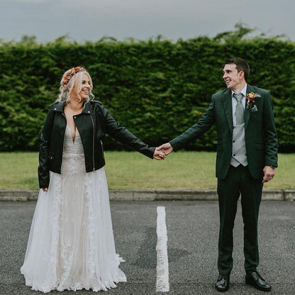 Bridal jacket with Skeleton Pinky Promise charm – a perfect blend of romance and rebellion for your wedding day