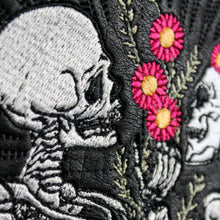 Load image into Gallery viewer, Skeleton Couple - Lovers Forever
